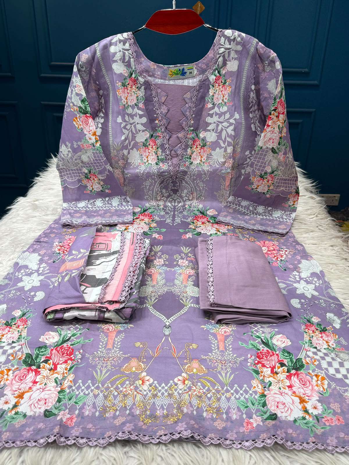 Levendar Blend of Comfort and Elegance - 999