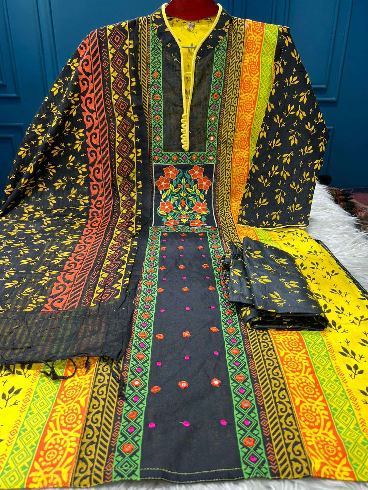 Premium Quality ARONG SLAP Stitched Cotton Collection - 1150 Black Yellow