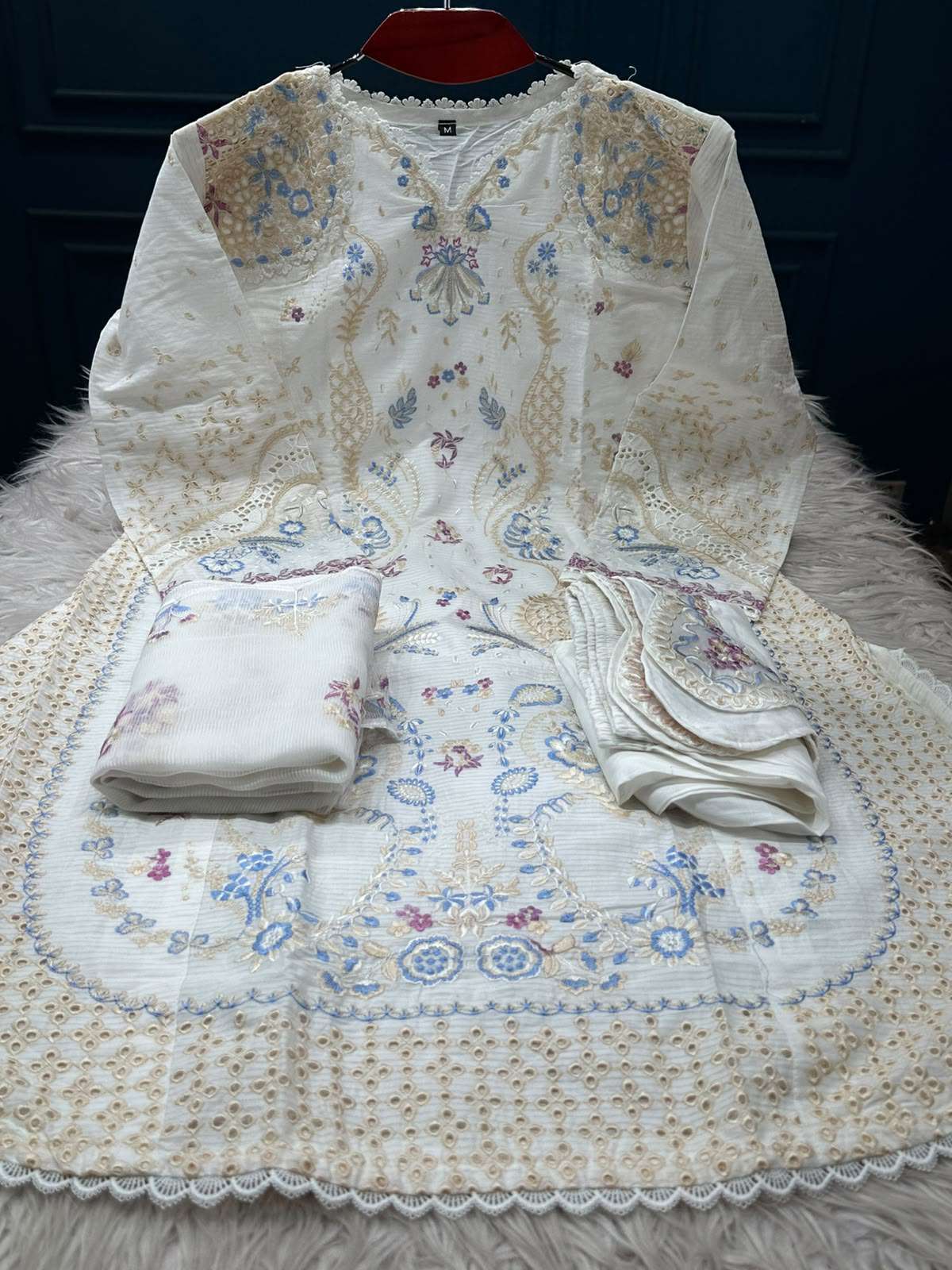 Fashionable Light White Salwar Kamiz - 2500
