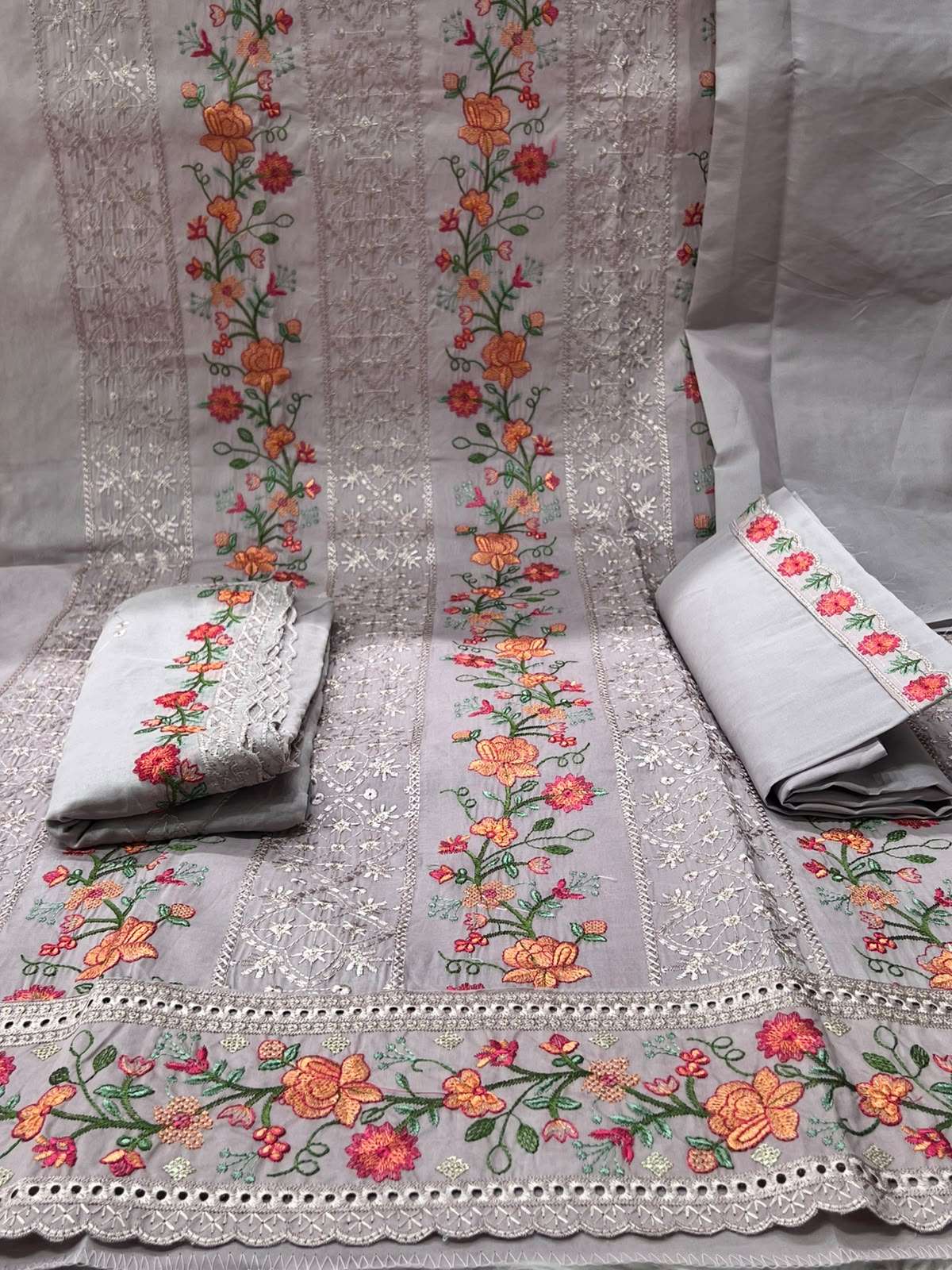 Jubilee Rose Petal Material - 1650 Biscuit