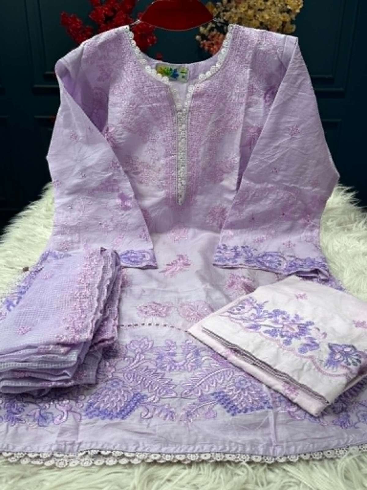 Purple Boutiques - 1750