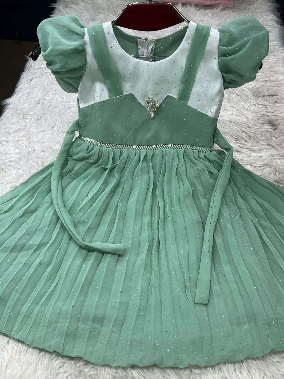 Mint Little Princess ready to party
