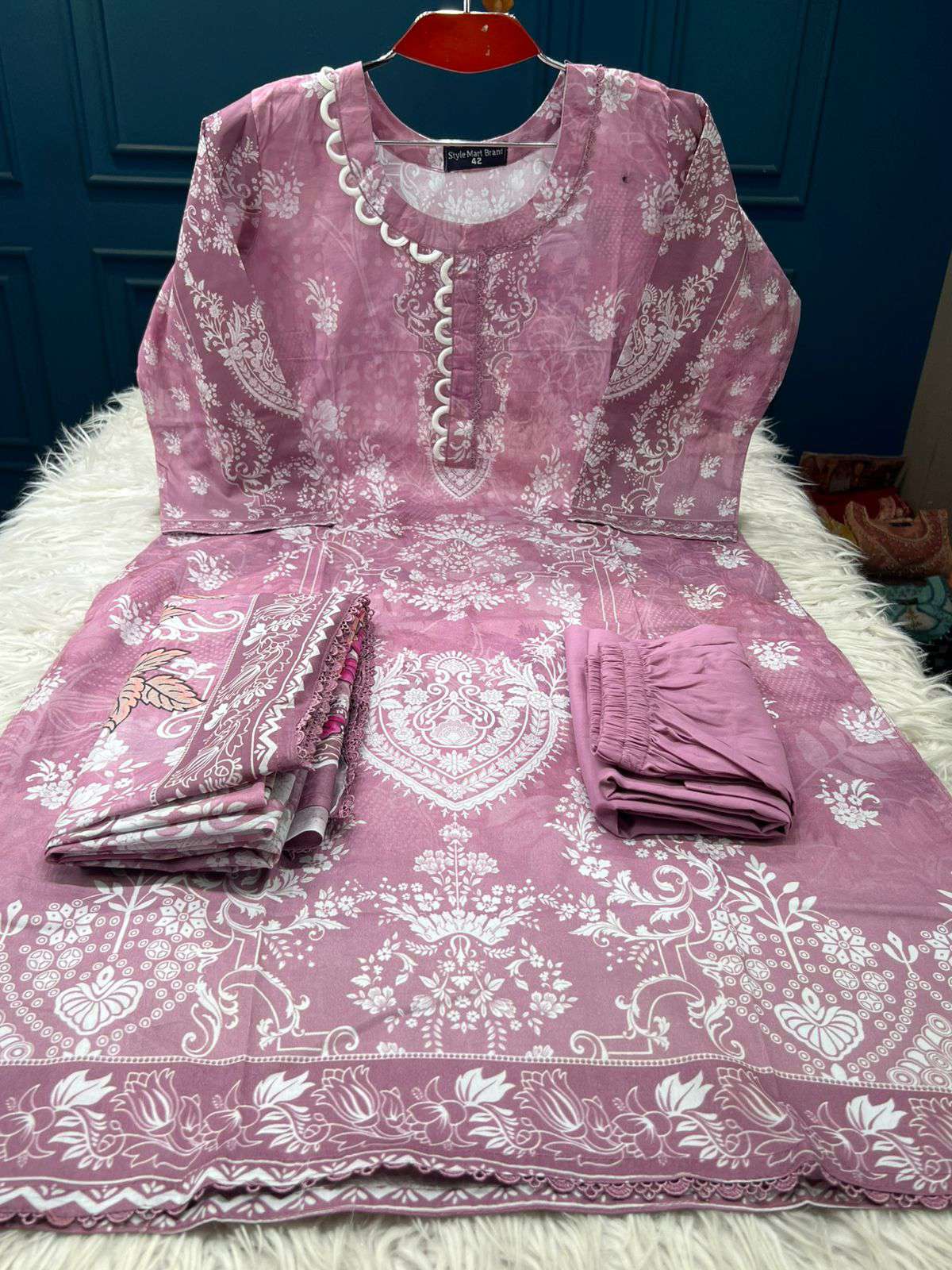 Luxuary Lawn Stitched Collection - 1100 Onion