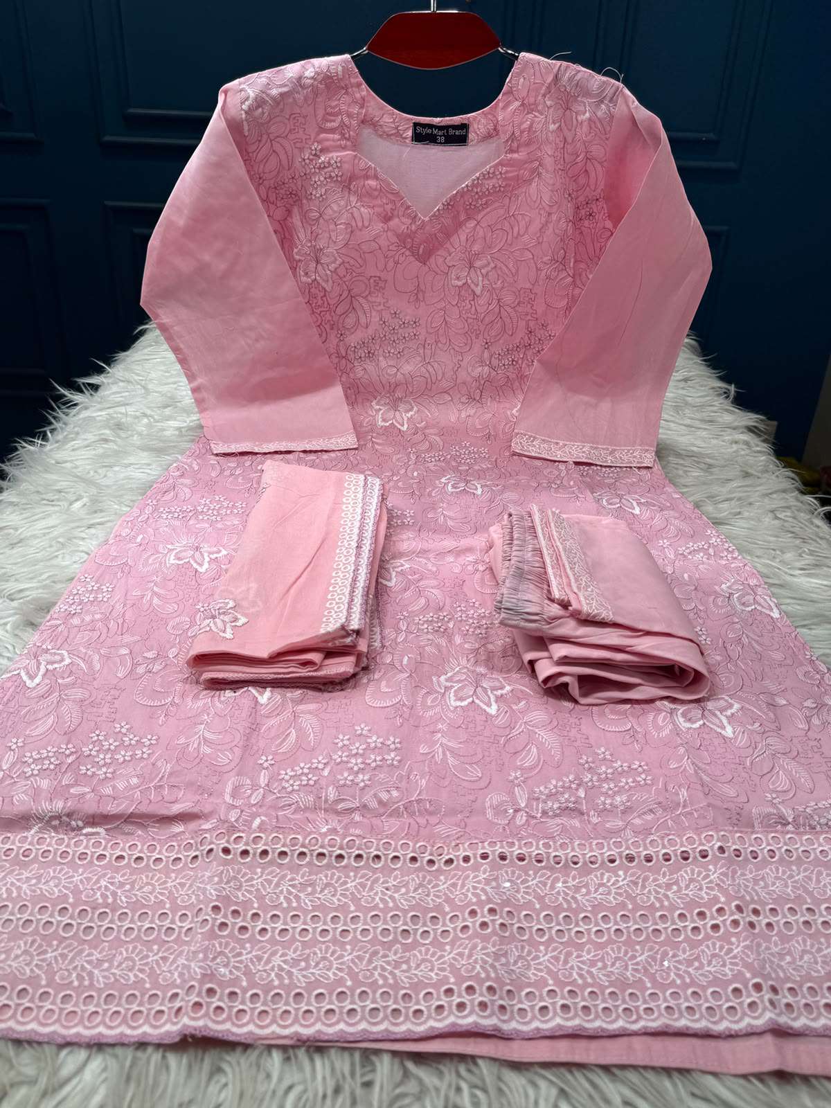 Women's Gorgeous Pink Stitched Set - 1750