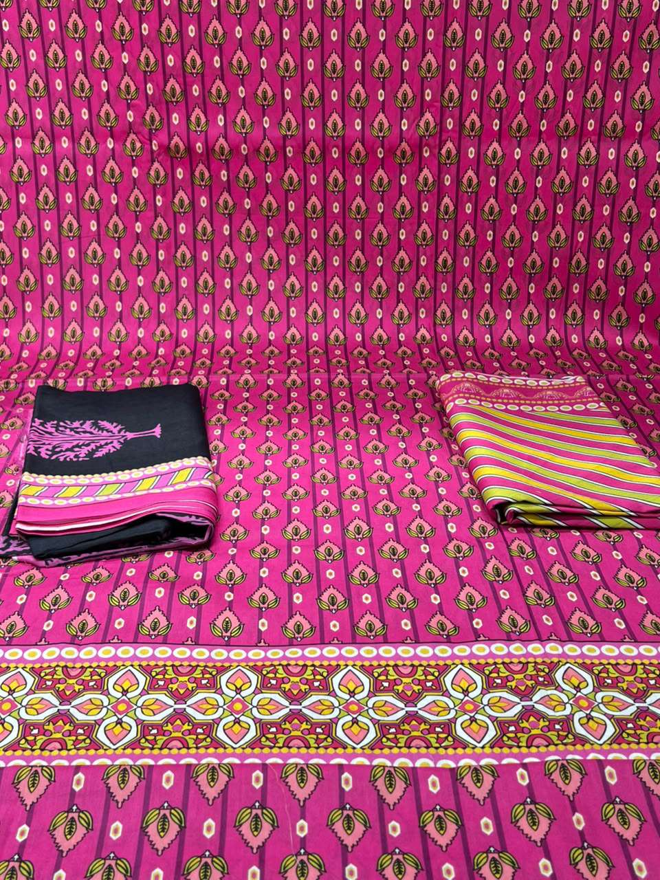 Charizma Printed Magenta Unstitched Lawn - 1050
