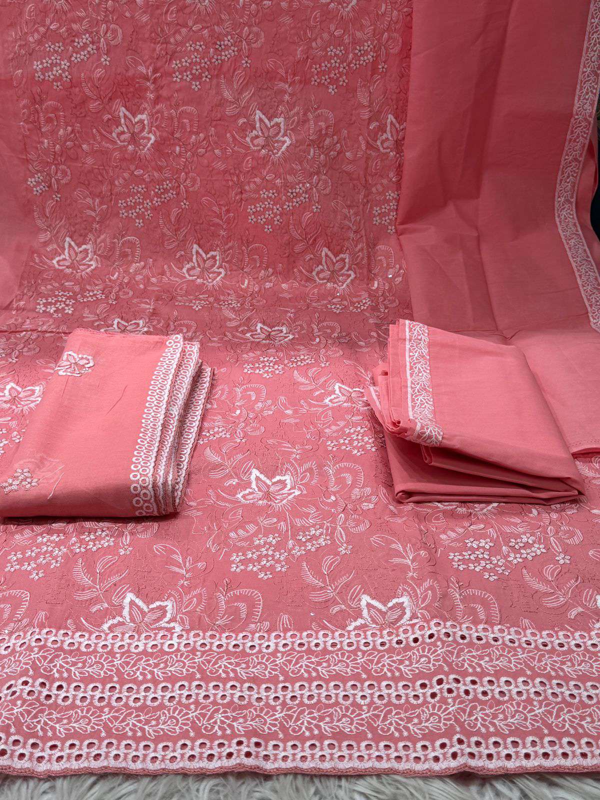 Women's Gorgeous Pink Unstitched Set - 1650
