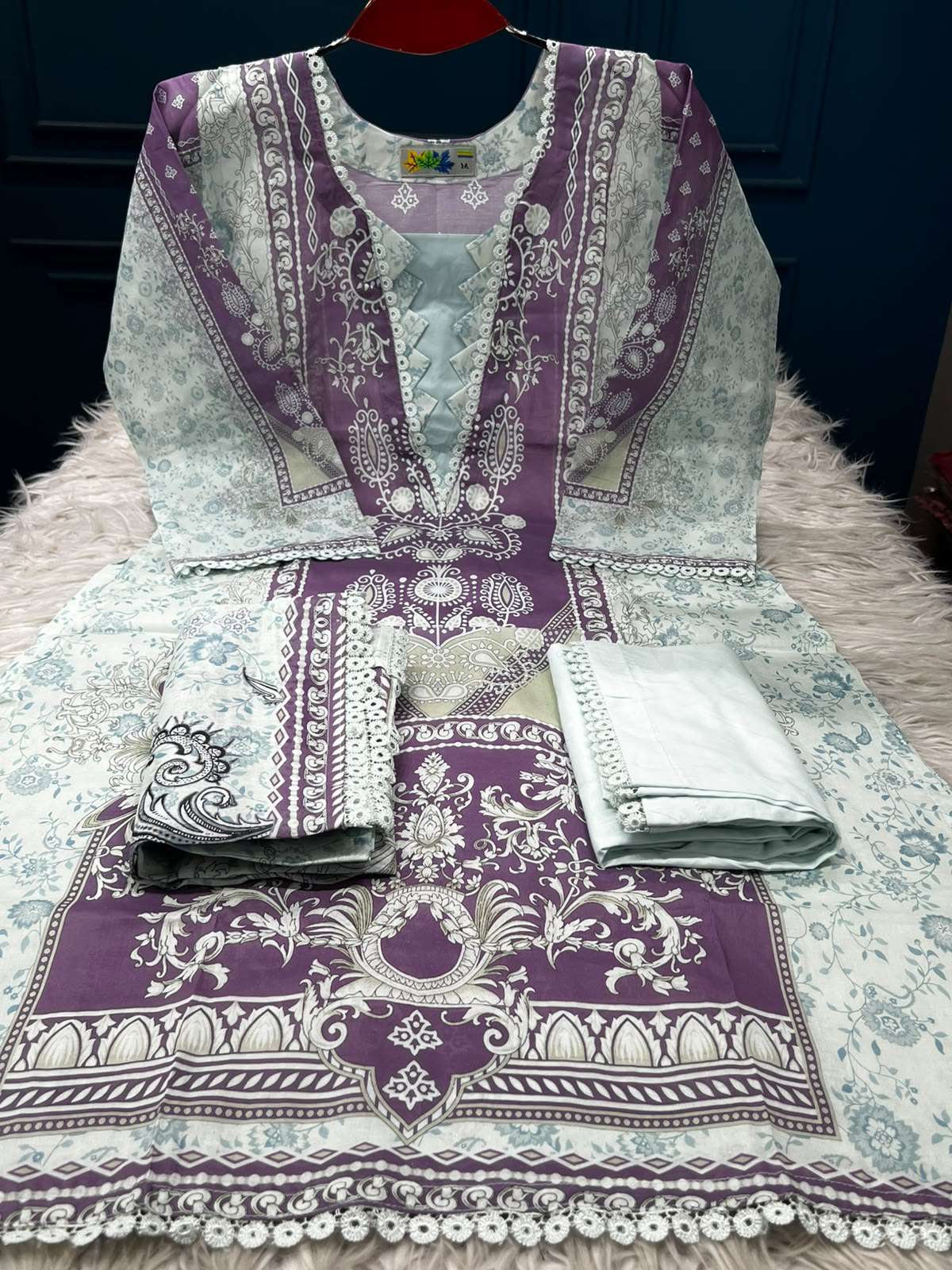 Purple Blend of Comfort and Elegance - 999