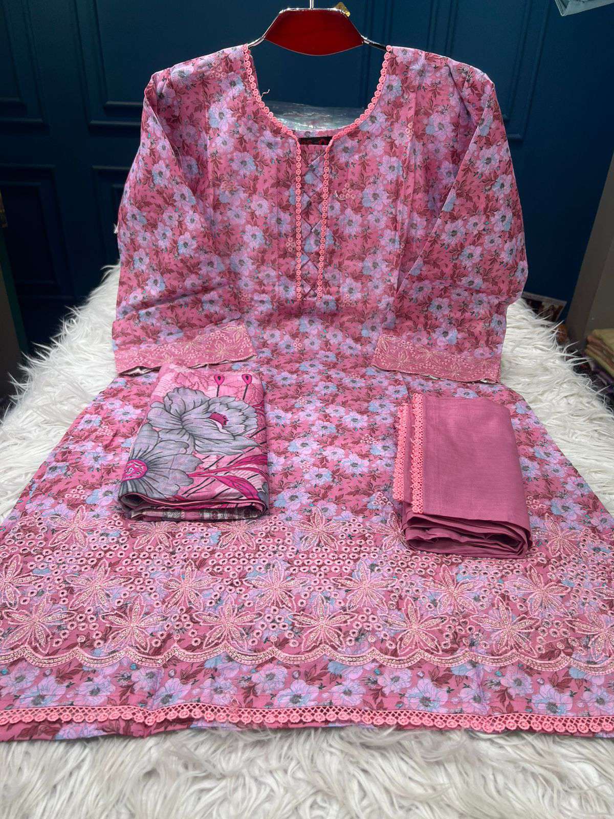 Classic Print Pink Flower Salwar Kameez - 999