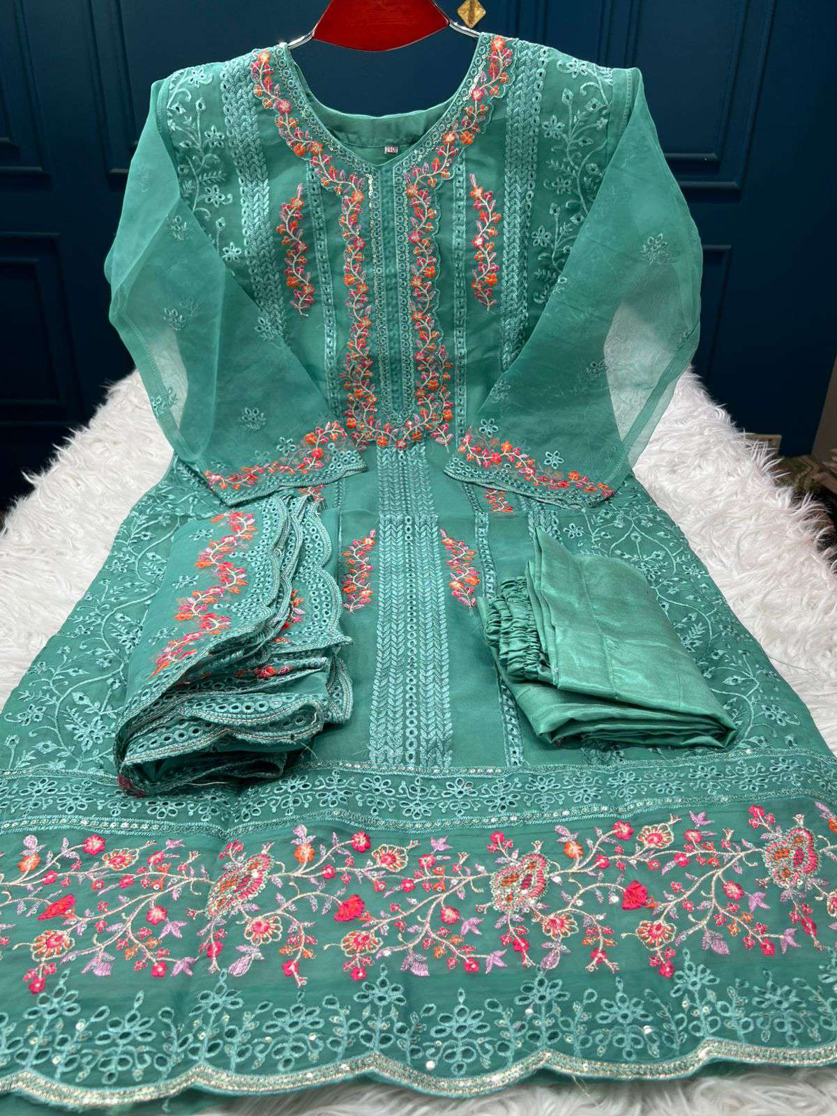 Boring Cutwork Stitched Mint