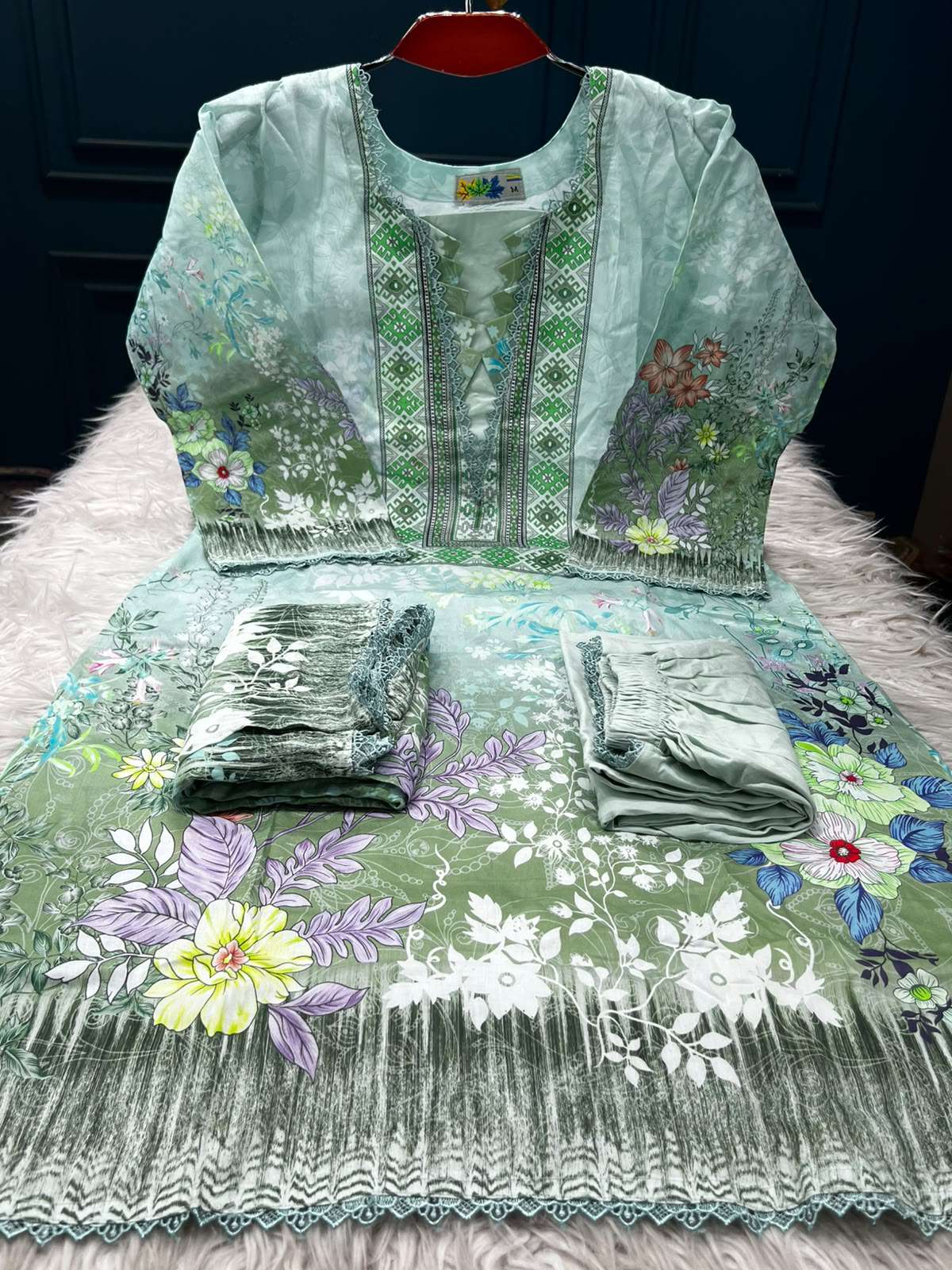Boutiques Special Paste  Wear - 999