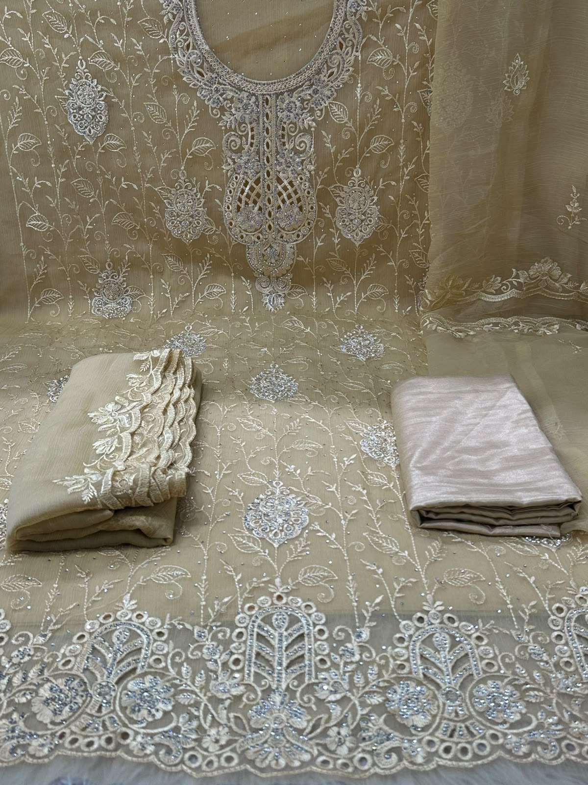 Kanchipure Aesthetic Girl Era - 2250 Cream