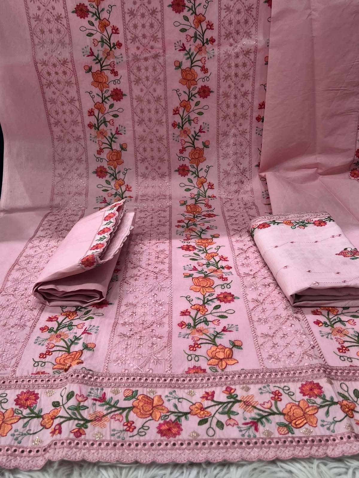 Jubilee Rose Petal Material - 1650 Pink