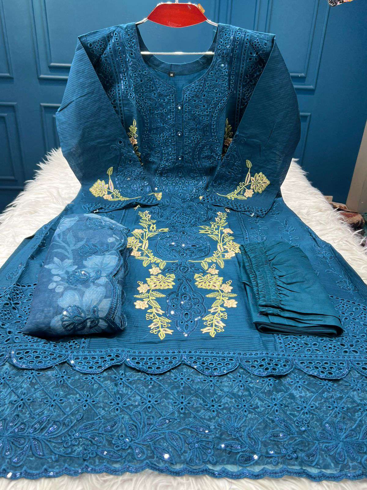 Fashionable Navy Blue Salwar Kamiz - 2550