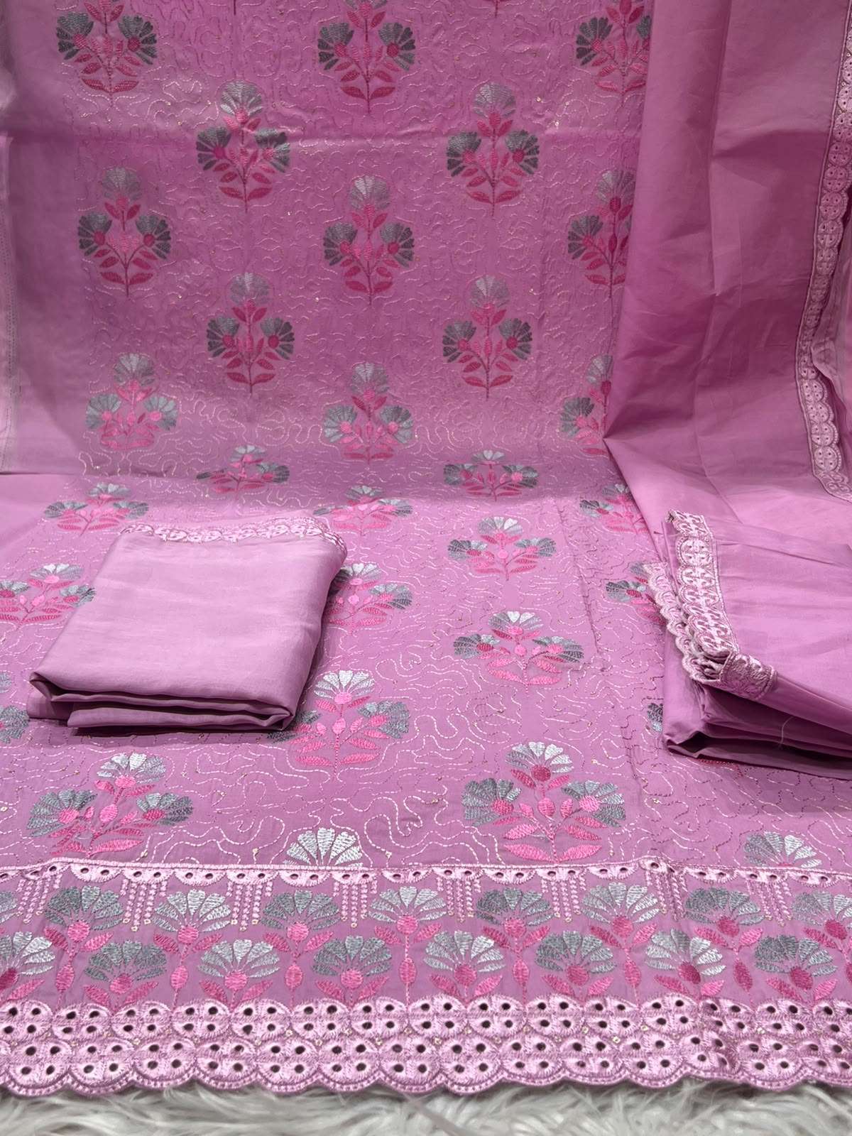 Women Ethnic Onion Unstitched Set - 1600