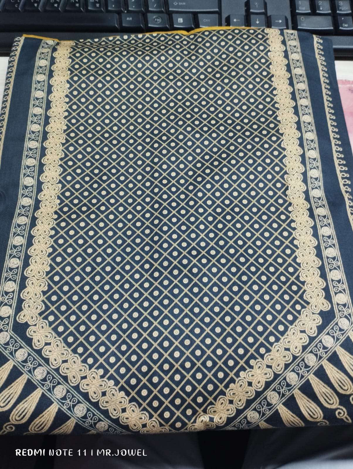 Premium Quality Luxury Lawn Unstitched Collection - Black 950