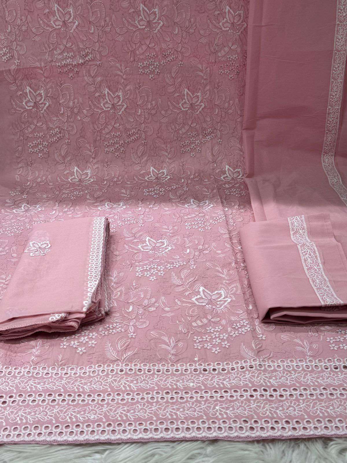 Women's Gorgeous Pink Unstitched Set - 1650