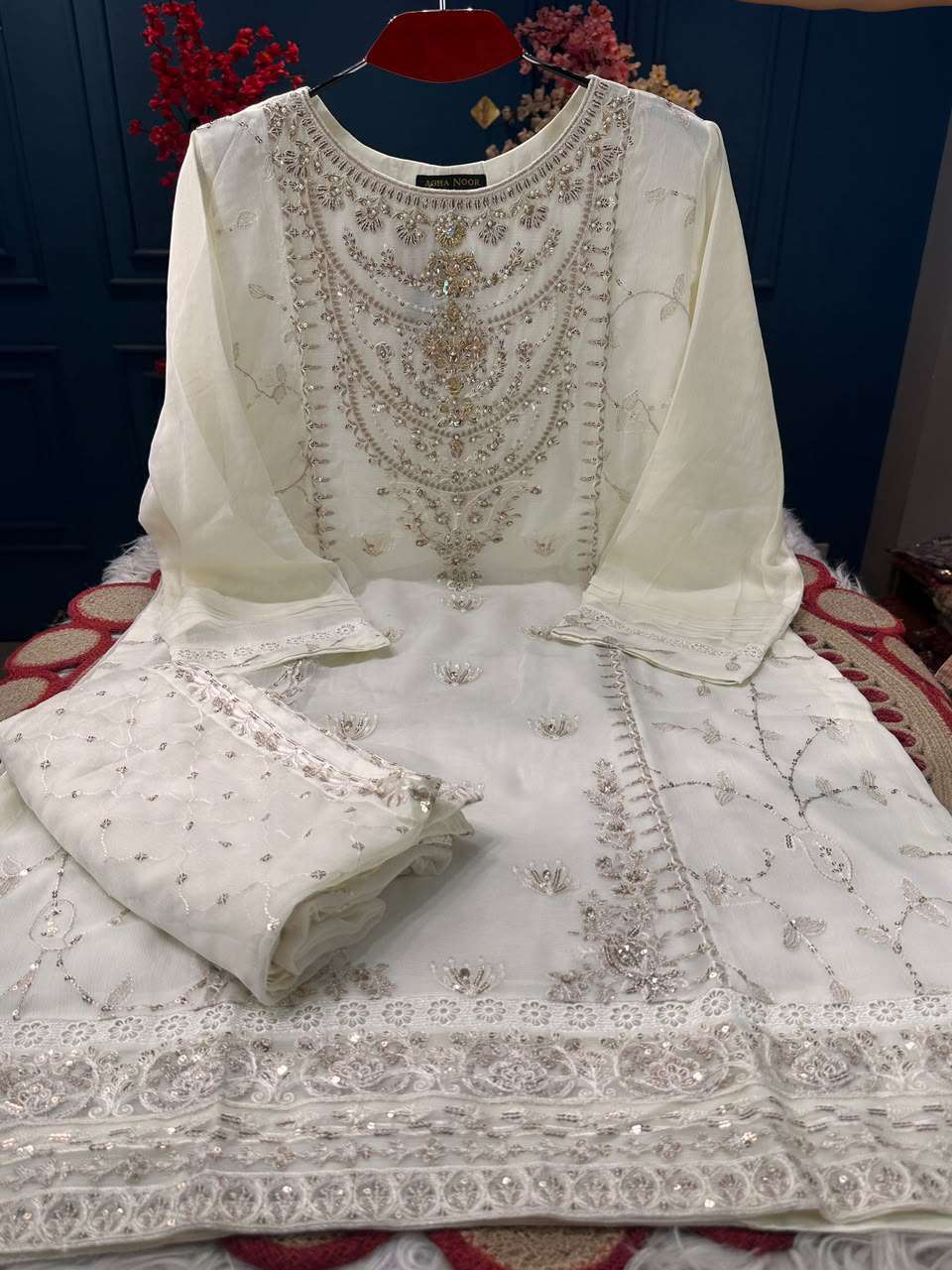 WHITE AGHANOOR COLLECTION