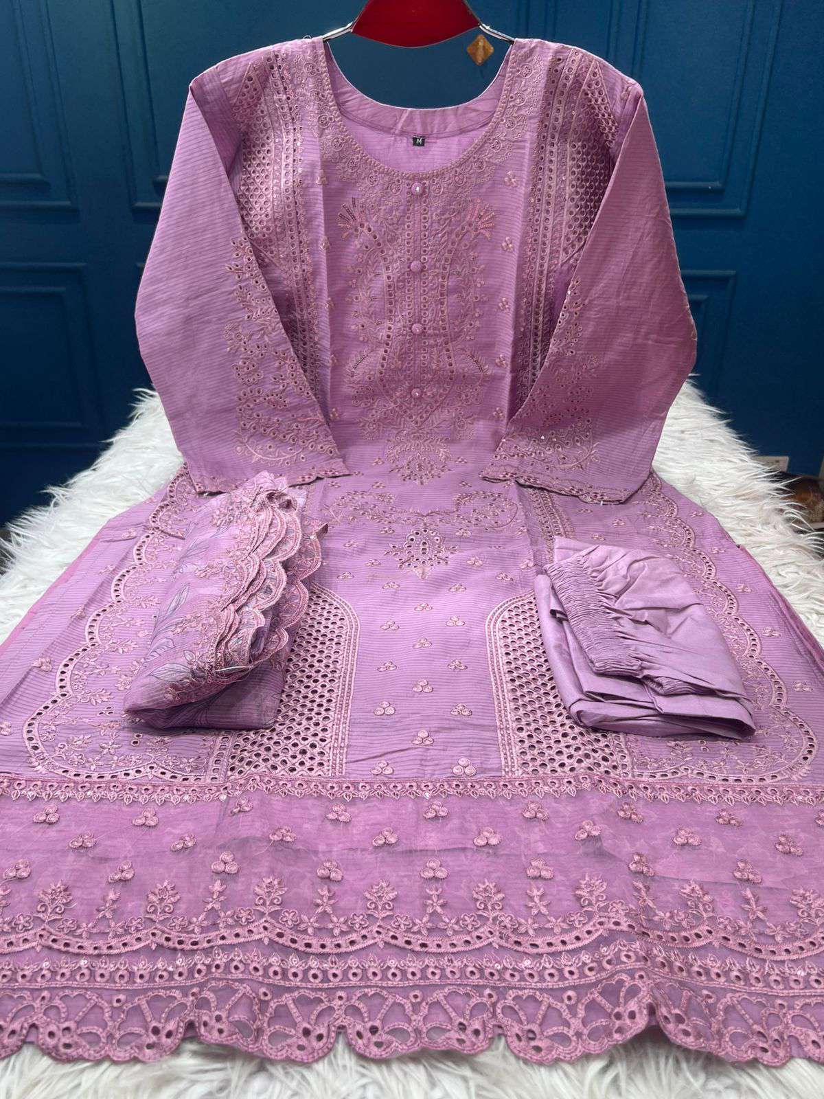 Fashionable Onion Salwar Kamiz - 2550
