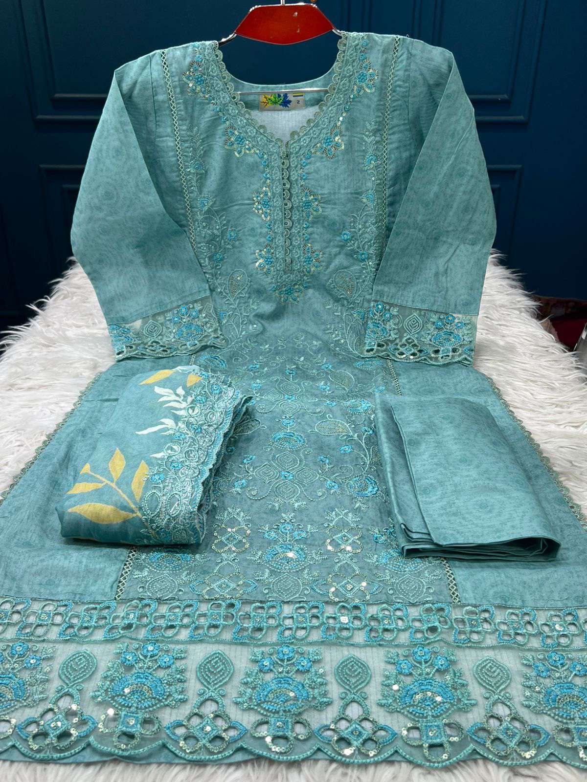 Boutiques Lace Neck - Sky