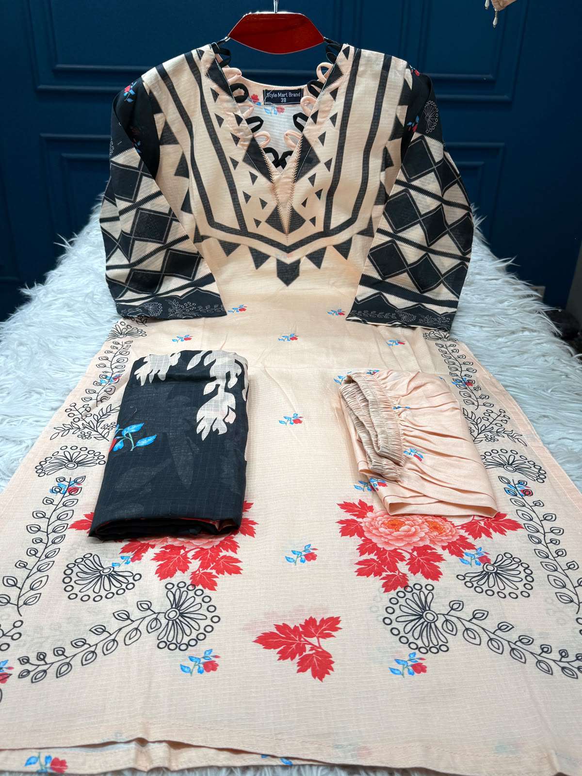 Pretty Creamy Stitched Lawn - 1250