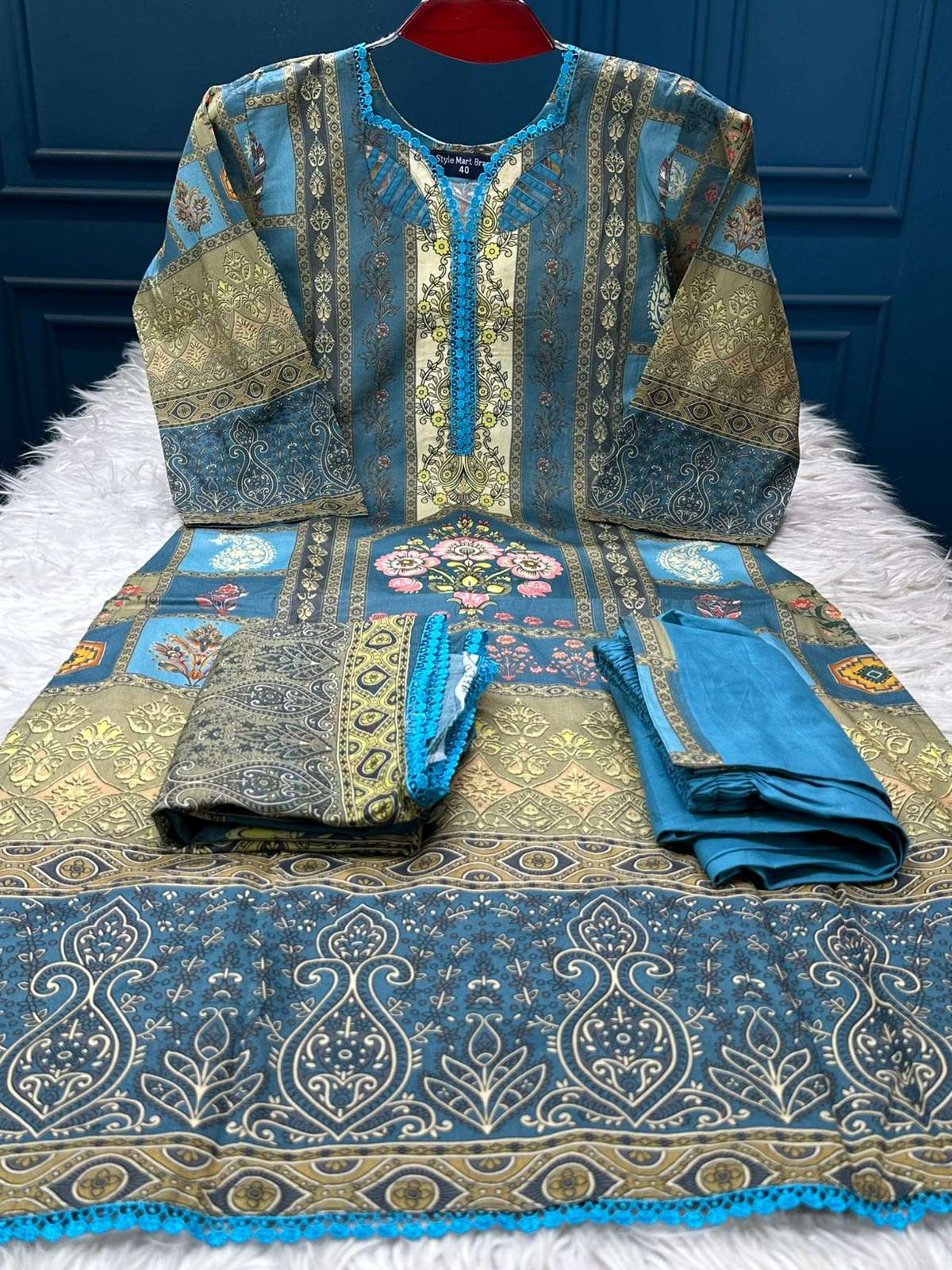 Retro Luxury Lawn Stitched - 1100