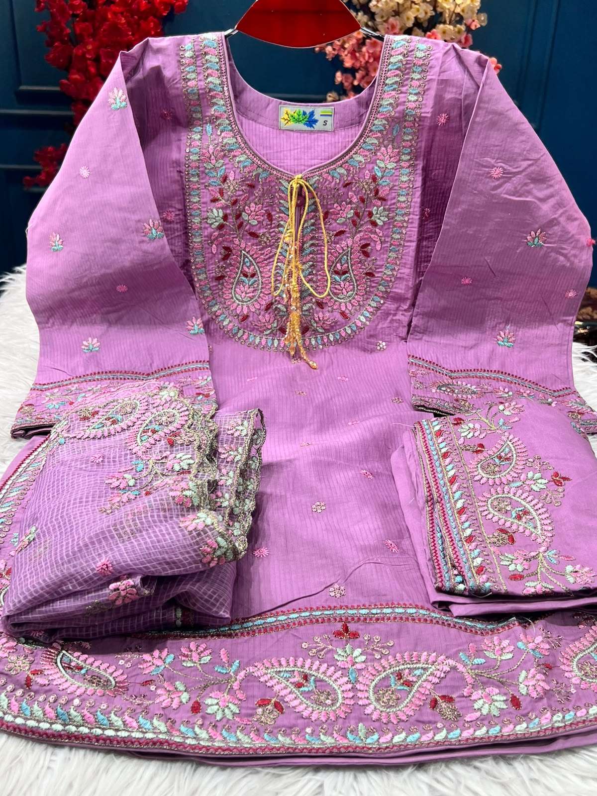 Exclusive Motif Design Onion - 1900