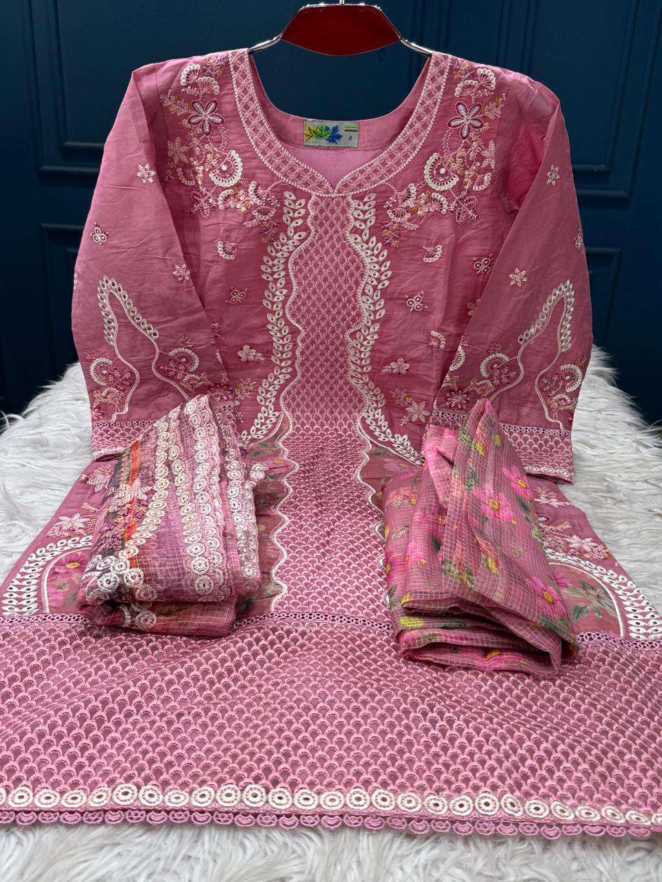Boutiques Special Collection - 2100 Onion