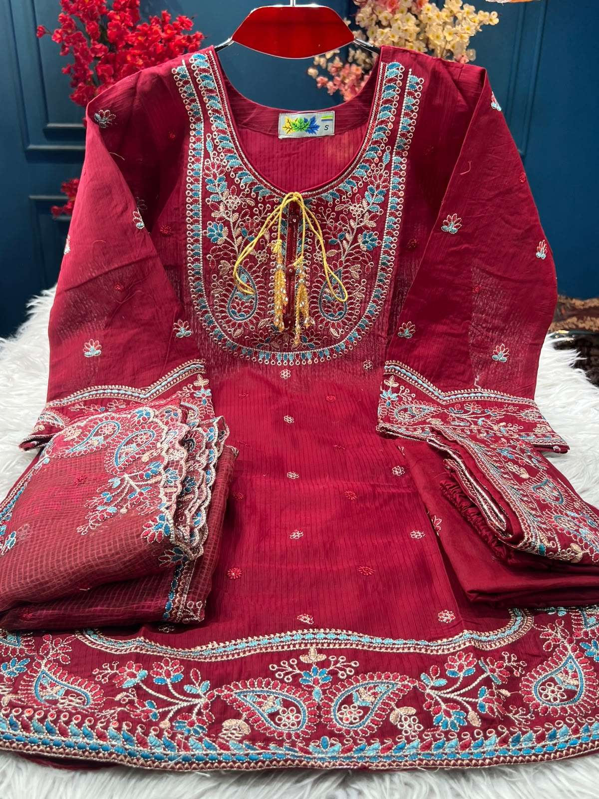 Exclusive Motif Design Maroon - 1900