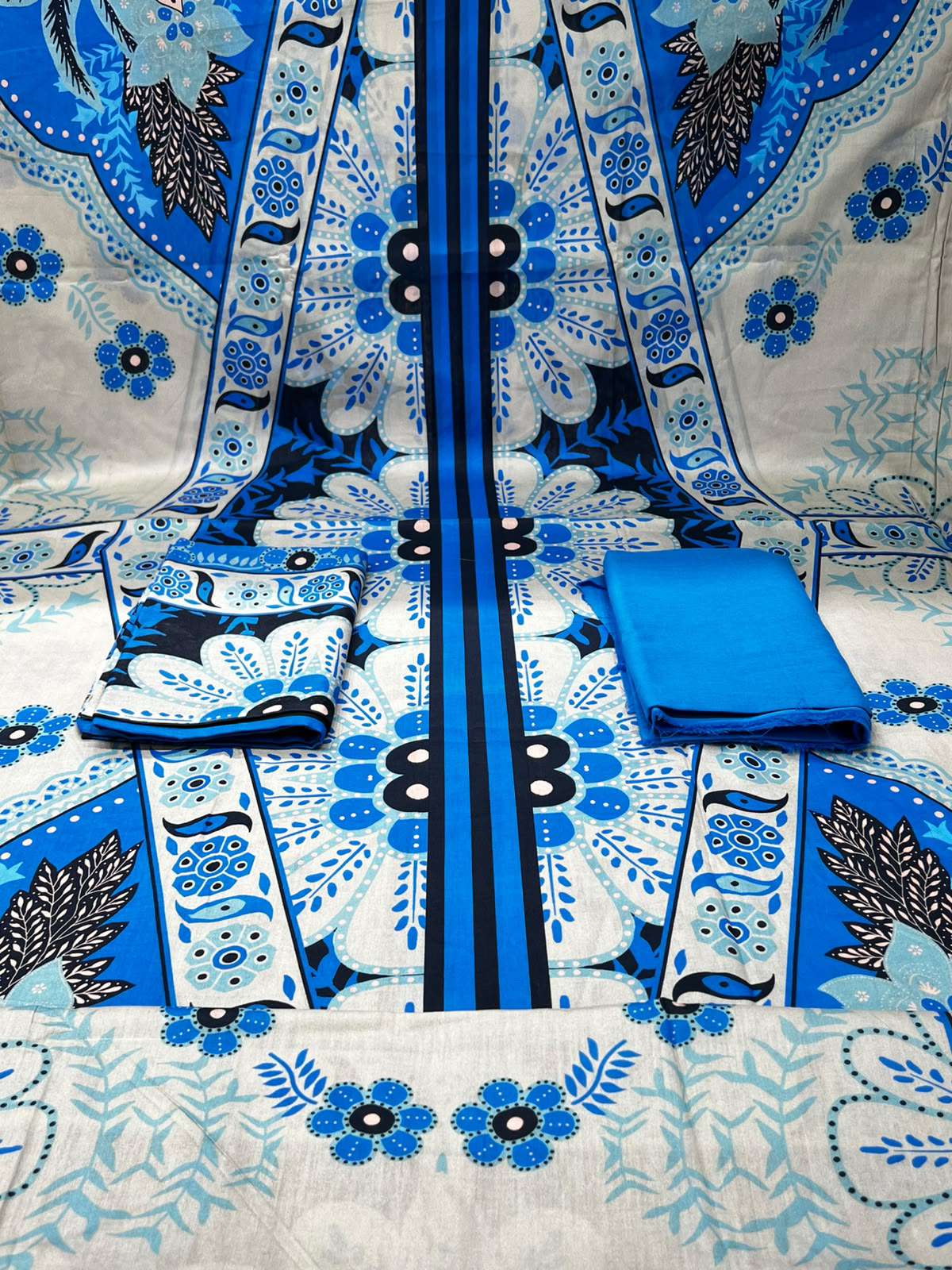 Luxuary Lawn Blue White Unstitched Dress - 850