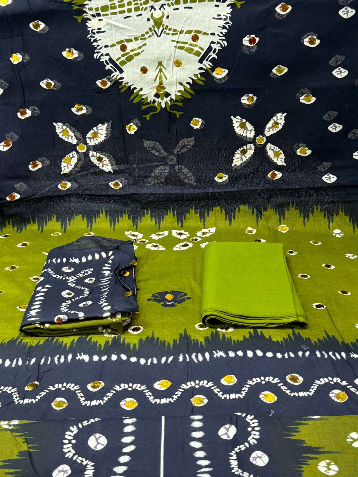 Black And Olive Chunri Unstitched Set - 1050