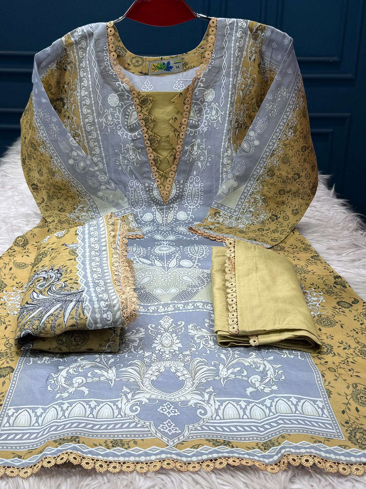 Boutiques Ethnic Yellow Wear - 999