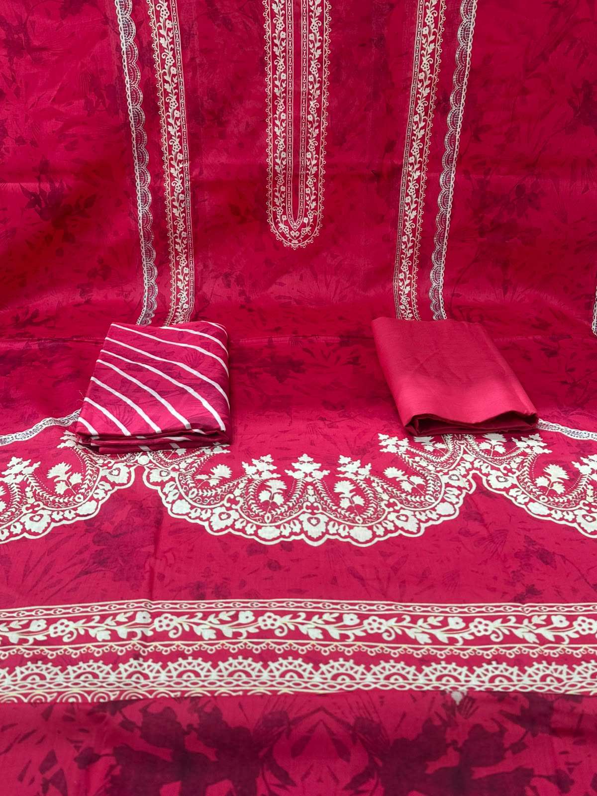 Printed Lawn Collection - 850 Mejenta