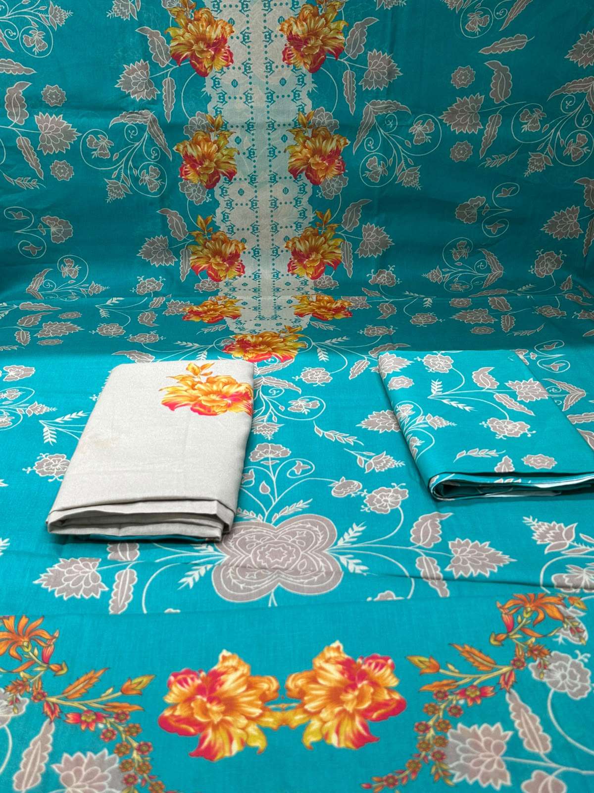 Pretty Teal. Blue Unstitched Lawn - 1050