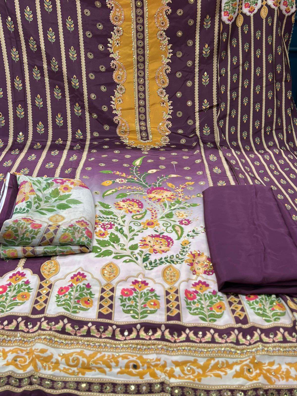Lahori Silk Party Ware - 1200 .6