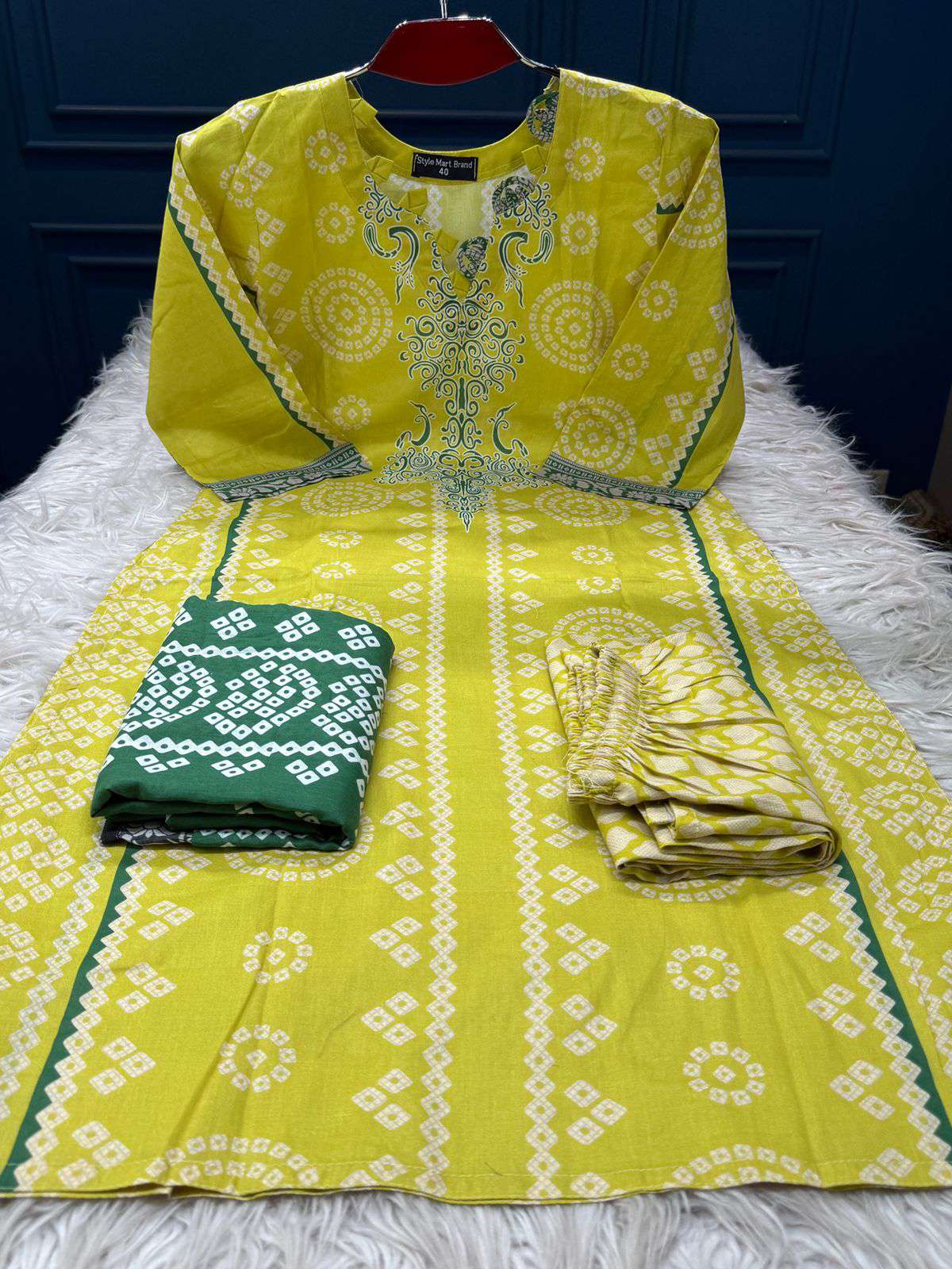 Chunri Printed Yellow Luxury Lawn Stitched - 1150